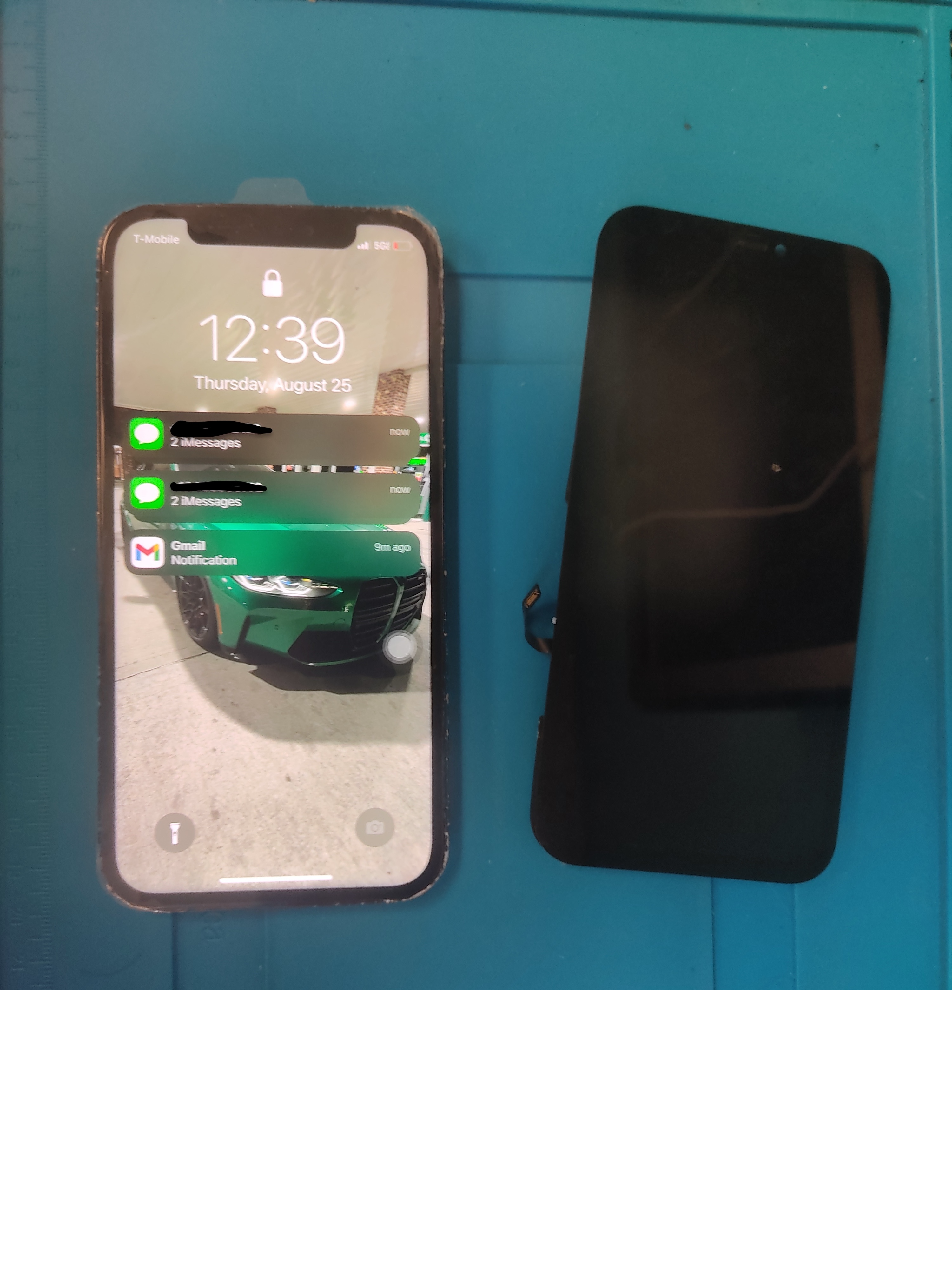 iPhone avec écran brisé avant réparation